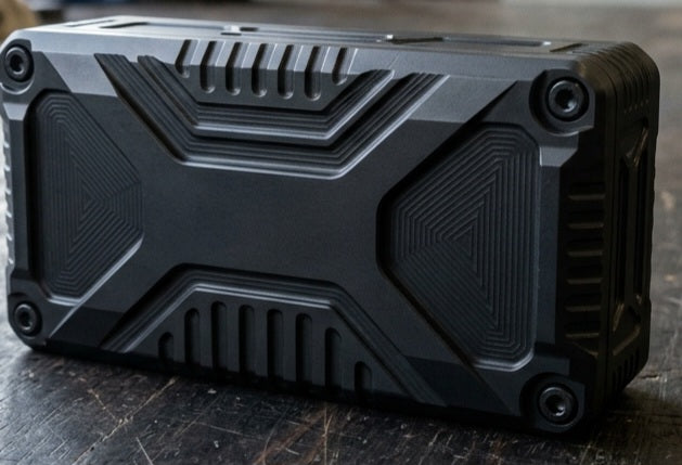 Satelitarny System Telematyczny – Frost Guardian Black Box (OBD2 Pro Core – Sygnowany: Marcin Grabacki)